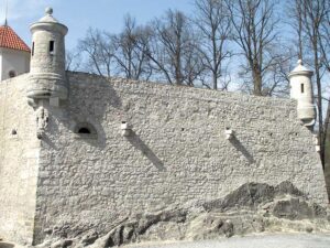 renowacja murów obronnych